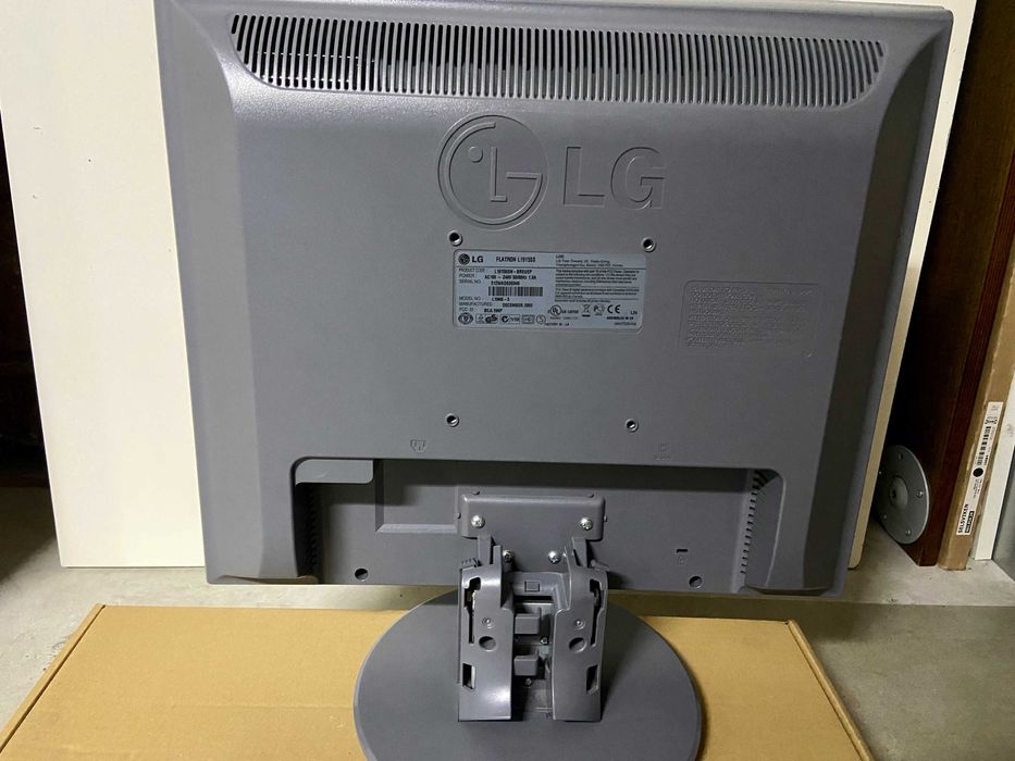Monitor LG L1915SS