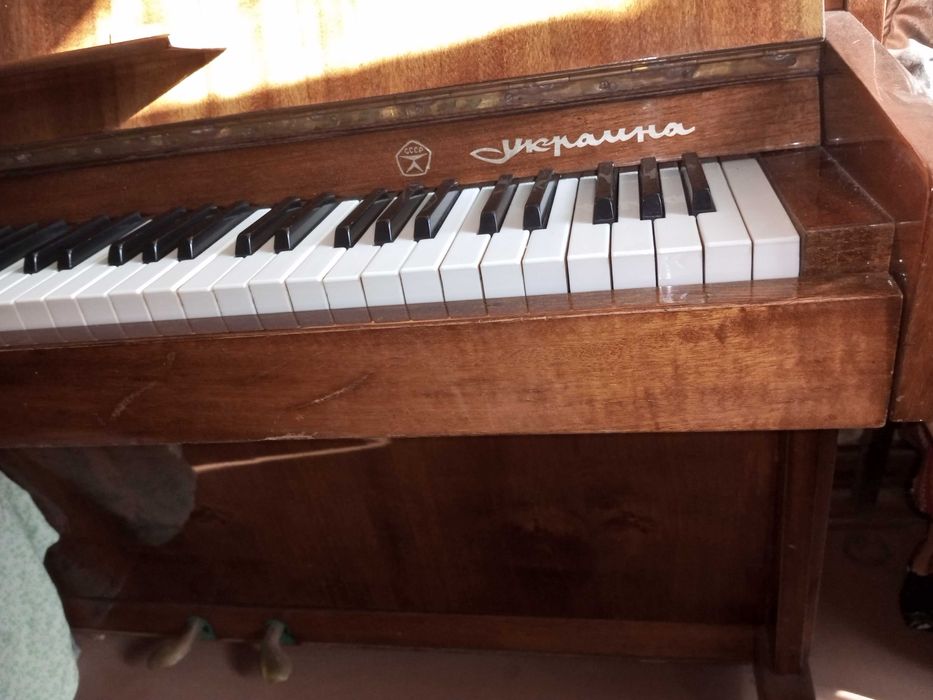 Фортепіано піаніно  продам