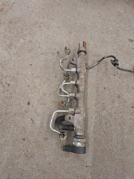 Listwa wtryskowa czujnik rurki VW Golf 6 2.0