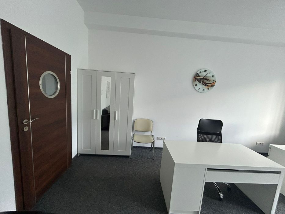 Biuro 40 m² po remoncie – 6 stanowisk – Ostrobramska