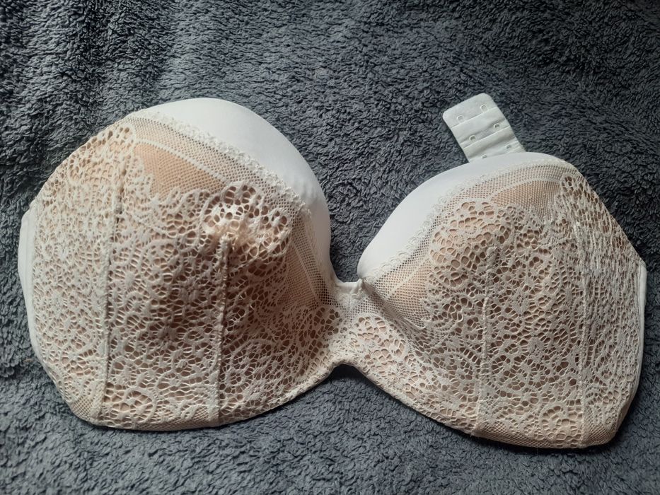 Бюст Wonderbra без бретелей