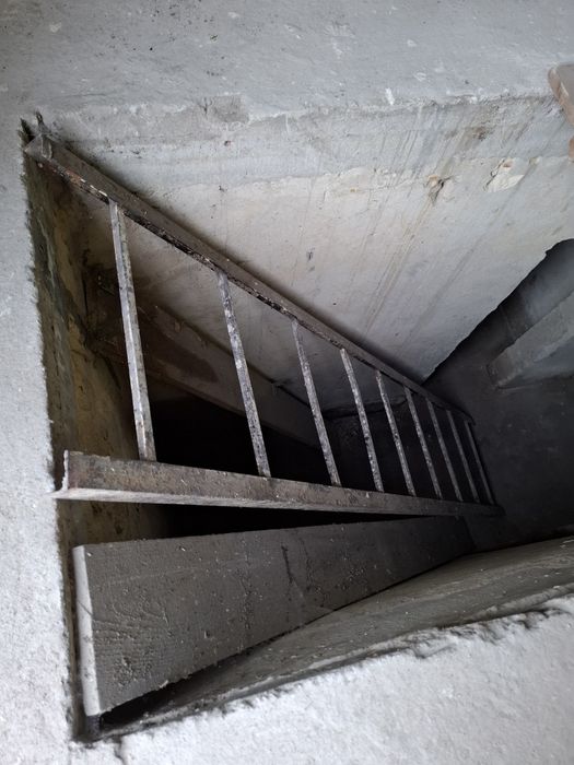 Гараж 2- поверховий оренда