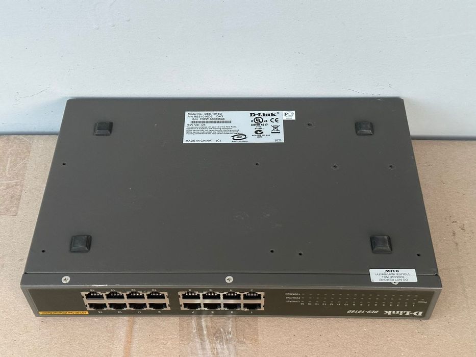 Коммутатор D-Link DES-1016D