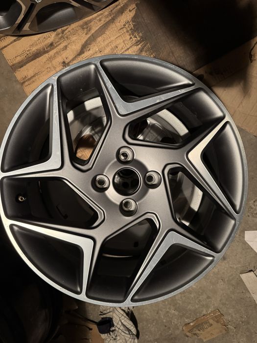 Felga aluminiowa Ford OE fiesta 7.5" x 18" 4x108 ET 42,5 K1BJ-C1A