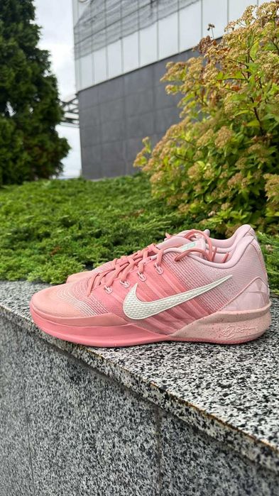 Nike Sabrina 3 [EUR 42, 43, 44.5] - NEW
