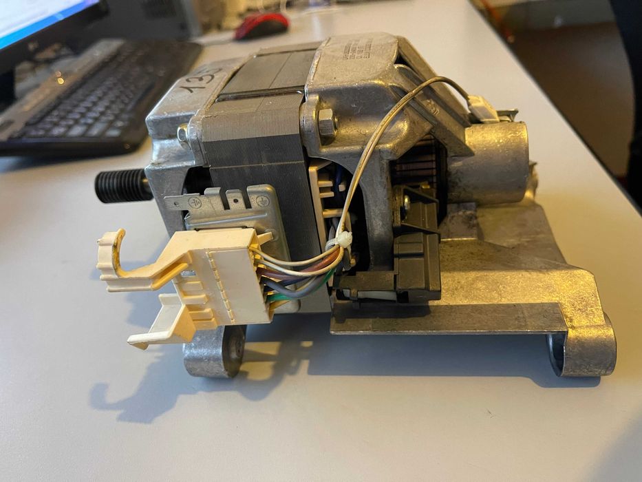 Silnik  pralki Electrolux EWT 10641