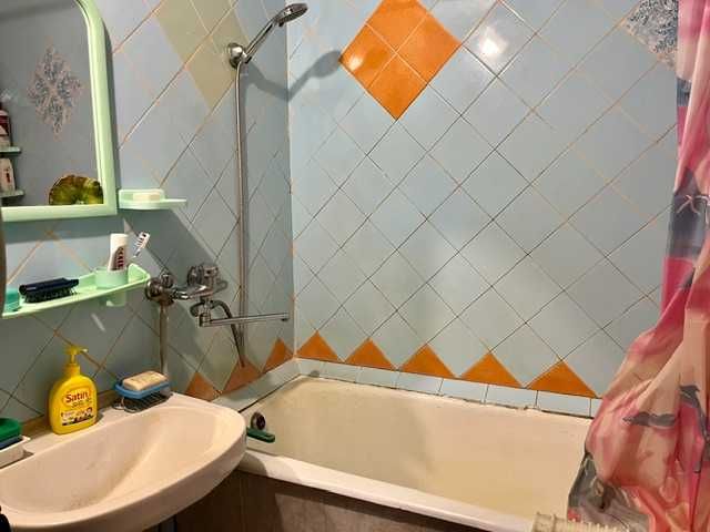 Продаж 3 к. квартири,р-н "Порт",4-й пров.Успенсько-Троїцької,5