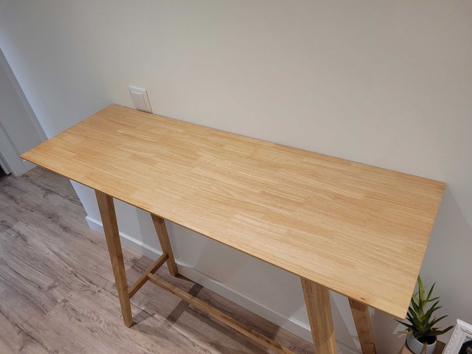 Mesa Alta e Bancos Estilo Moderno / High Table and Stools Modern Style