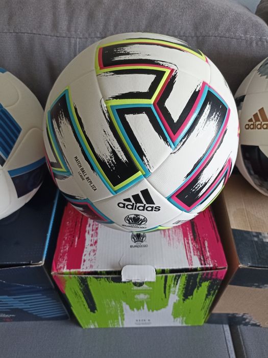 Trzy piłki adidas