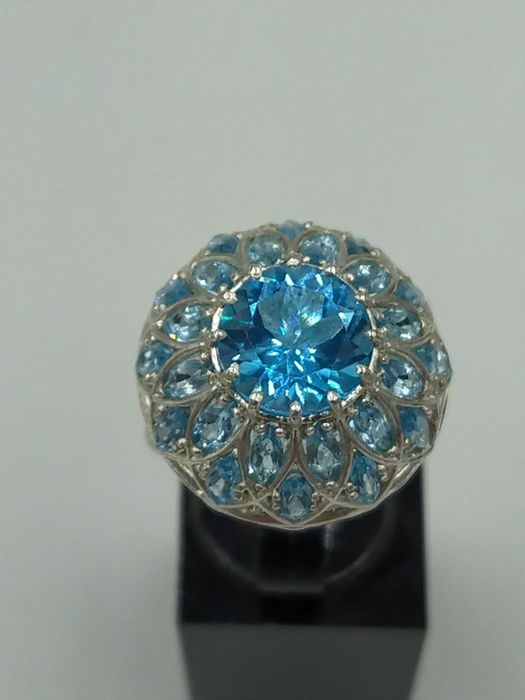 Серебряный перстень с природными Топазами