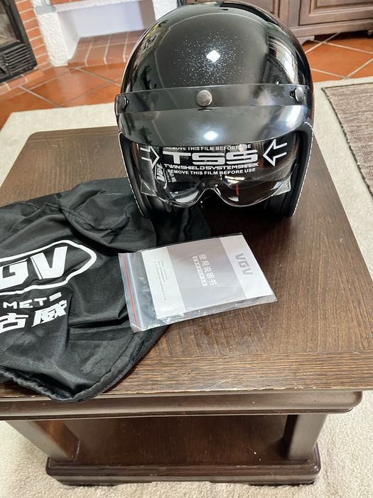 Capacete aberto com pala e viseira novo