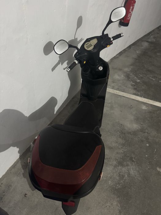 Scooter elétrica 25km/h