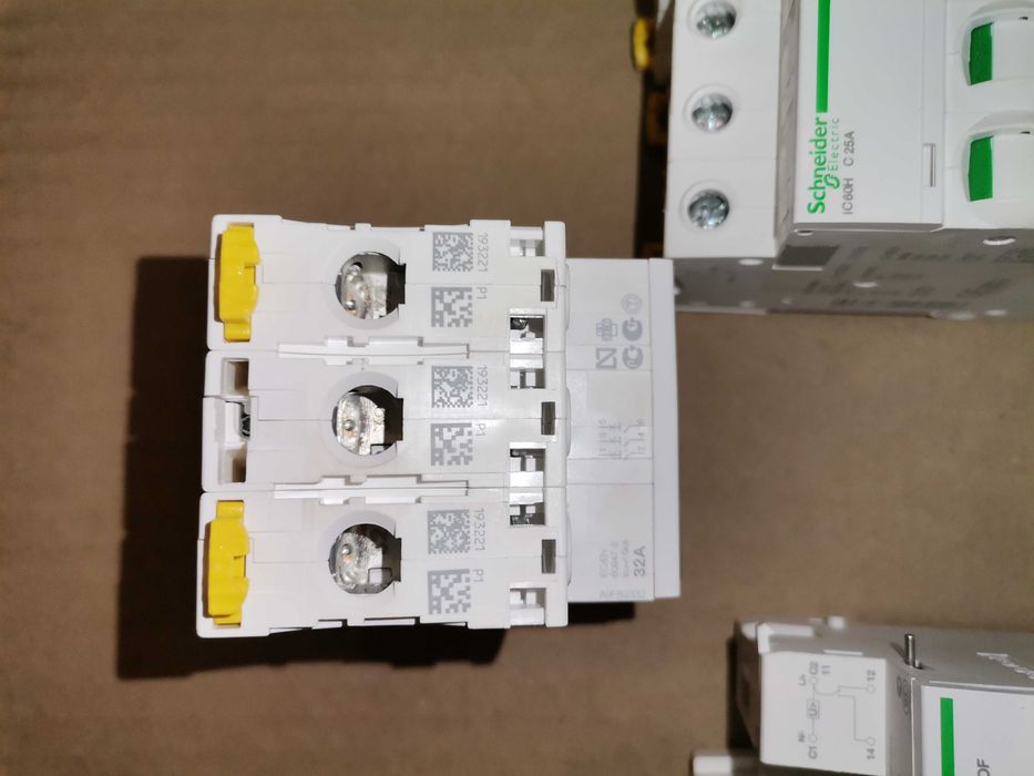 Автоматические выключатели  Schneider Acti 9 France