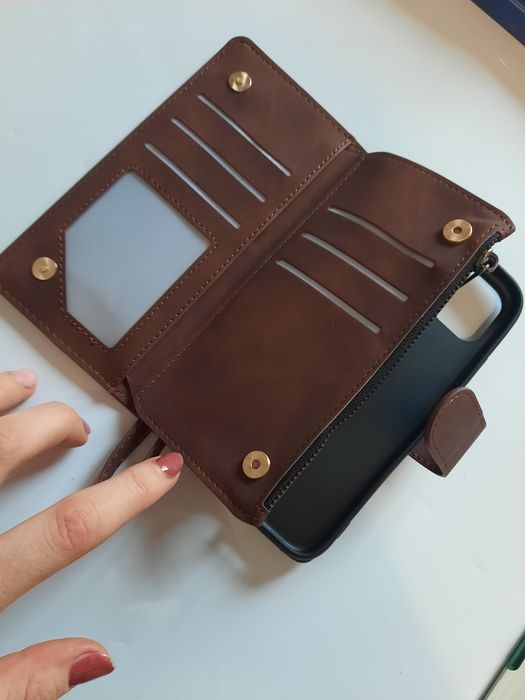 Etui na IPhone 11 zamykany  wizytówka z miejscem na kartki