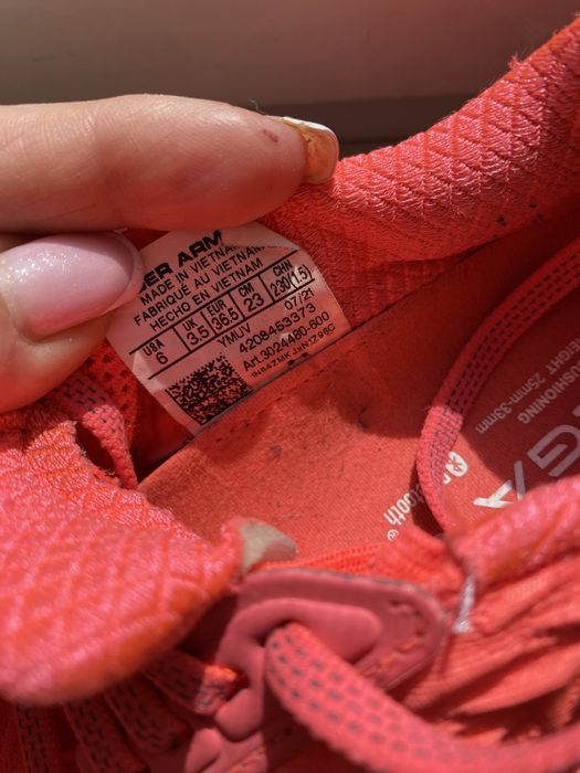 Кросівки under Armour 36,5