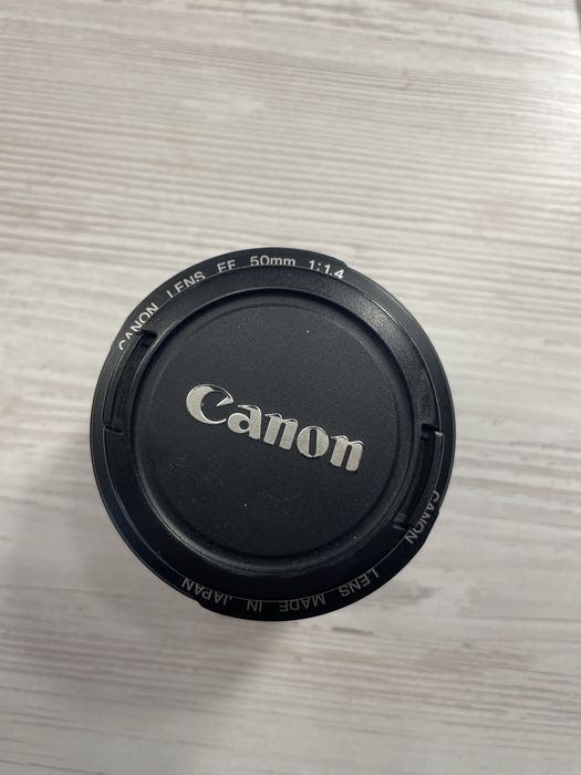 Обʼєктив Canon EF 50 mm 1.4