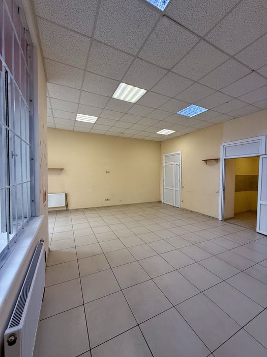 Оренда комерційного приміщення 41,7 м², центр Вишневого, Акварелі-1