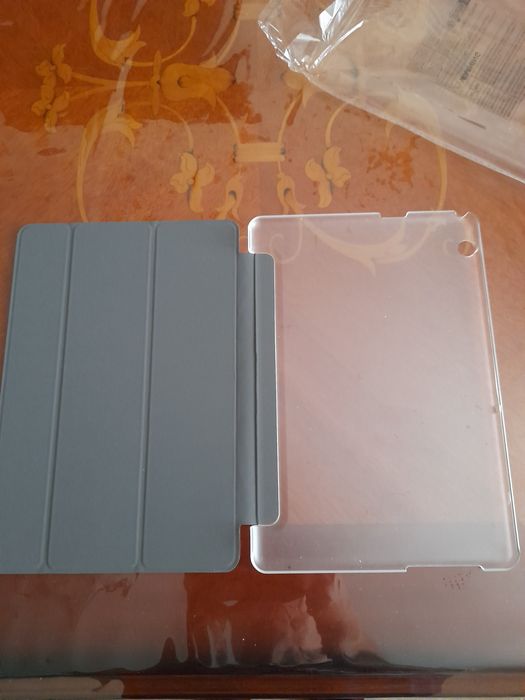 Продам чехол на планшет .