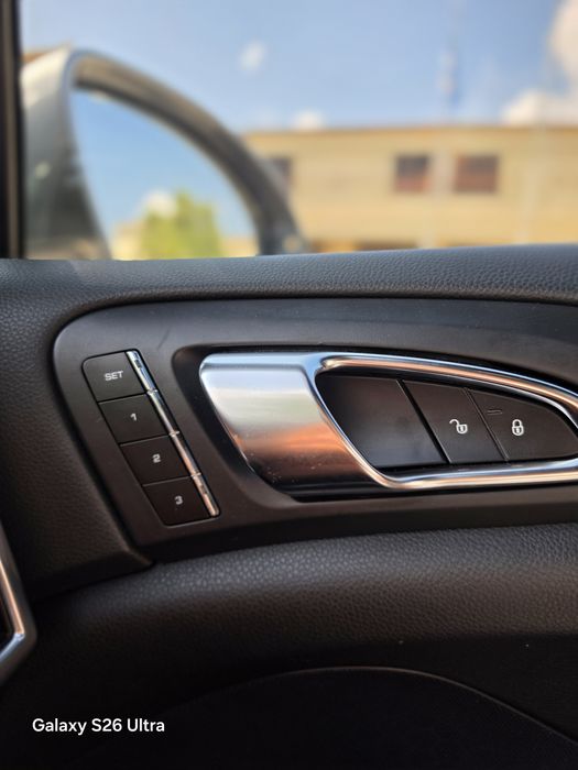 Porsche Cayenne S E-Hybrid | 2015 | 189.900 km | 28.500€