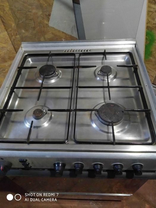 Плита газовая Indesit 60х60,нержавеющая сталь.