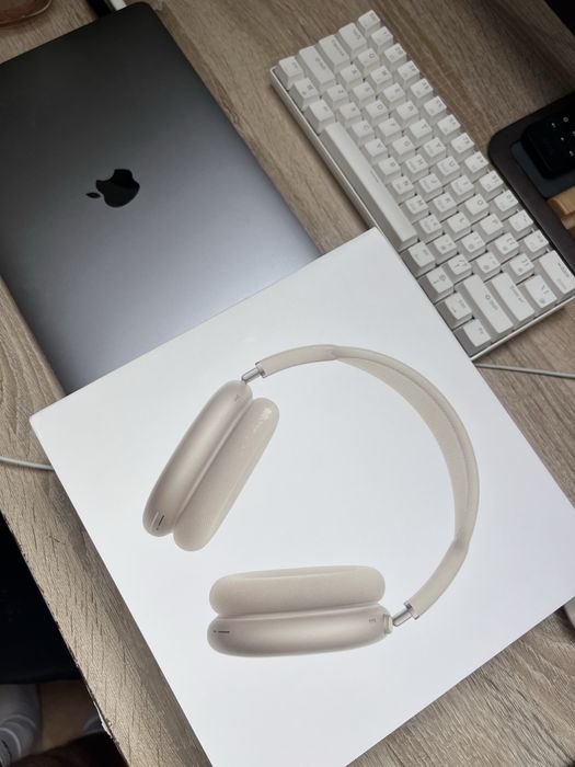 AirPods Max Starlight