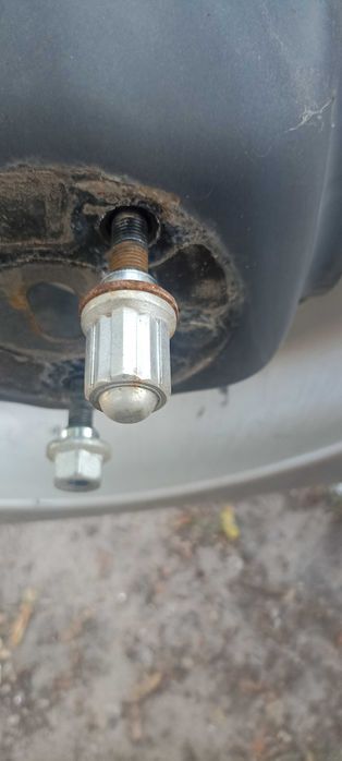 Гайка колесная секретная 12/1.5 с пресшайбой Toyota Rav 4, Чери Тиго