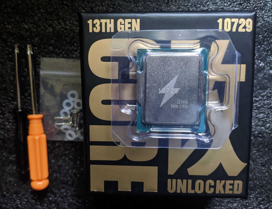 Процесор Intel Core i7-13650hx (Q1K4)