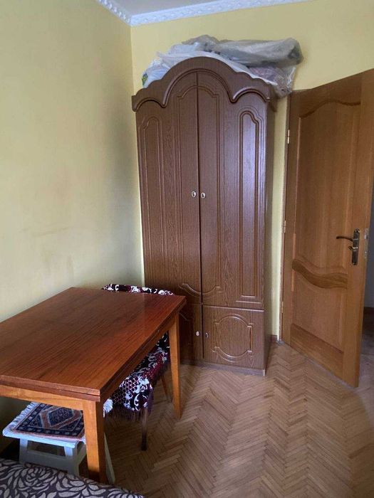 Здається окрема уімната в 3-х кімнатній квартирі