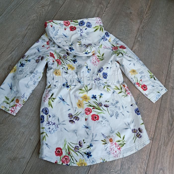 Куртка  для дівчинки 5-6 рочків