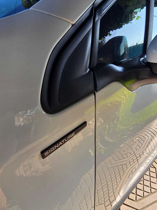 Peugeot 2008 PureTech Signature