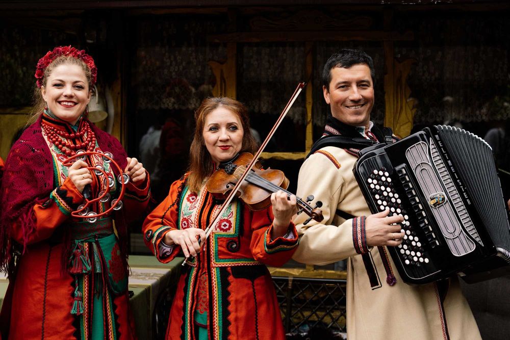 Жива музика. Музиканти на ваше свято. Музичні привітання. Колядки.