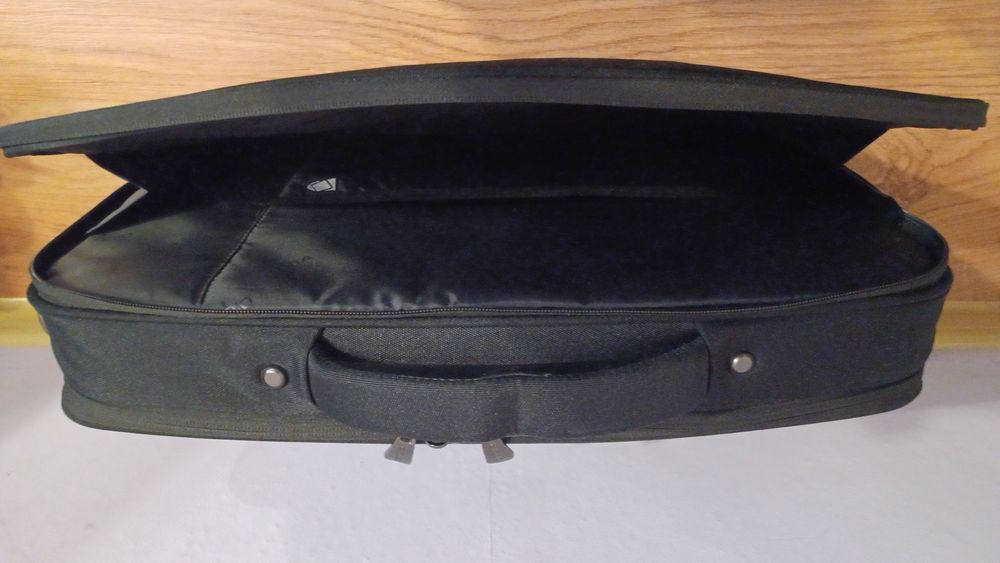 Nowa, markowa uniwersalna torba na laptopa Dicota, od 14" do 17",