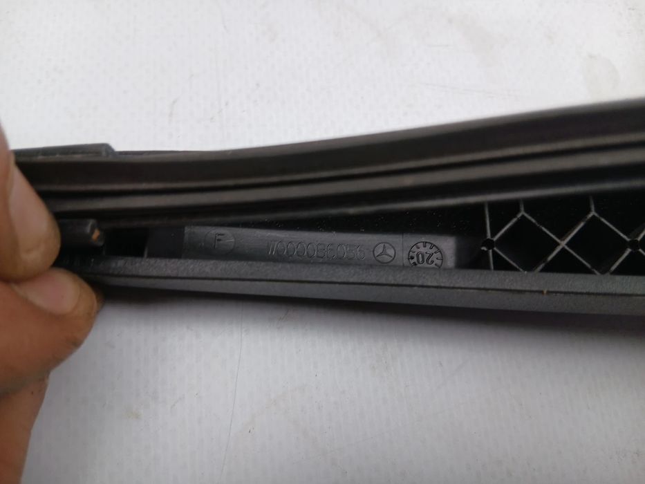 Haste / braço de escova limpa vidros trás MERCEDES-BENZ Classe A (W177