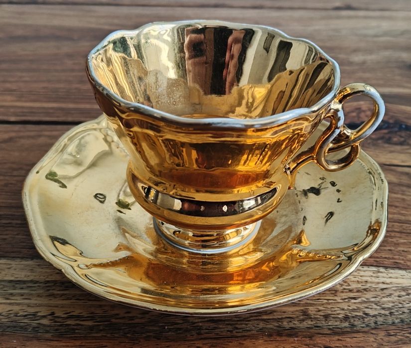 Złota filiżanka porcelanowa Carl Tielsch