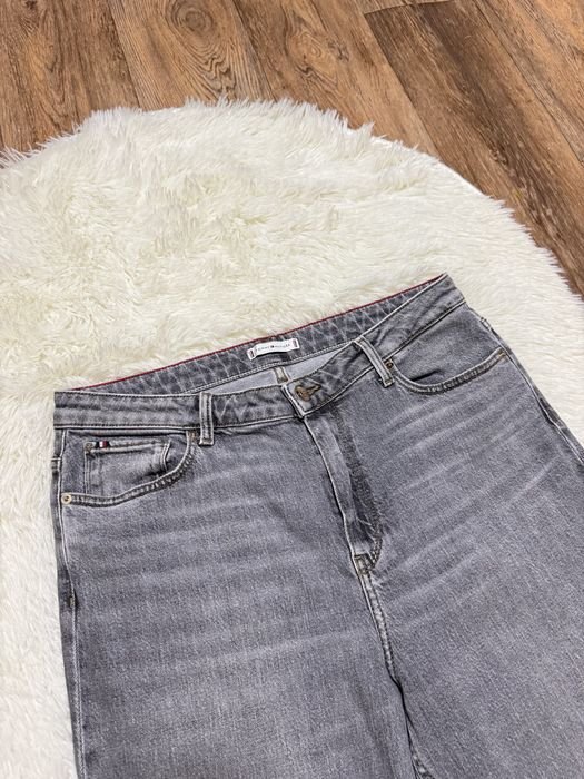 Джинси від Tommy Hilfiger сірі