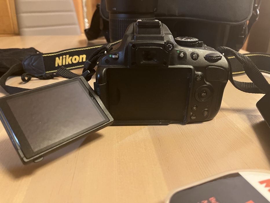 Aparat Nikon D5100 + obiektyw Nikkor 18-105 f3.5-5.6 + Nikkor 35 f1.8