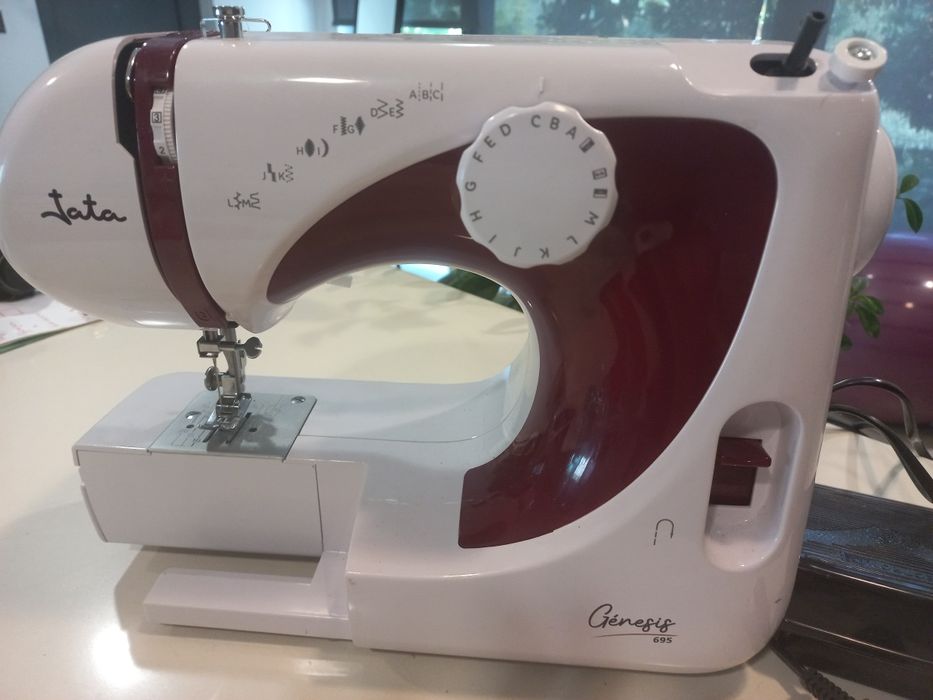 Maquina costura Jata