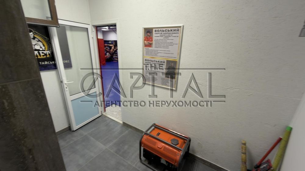 Продаж цокольне приміщення м. Бровари 109м2