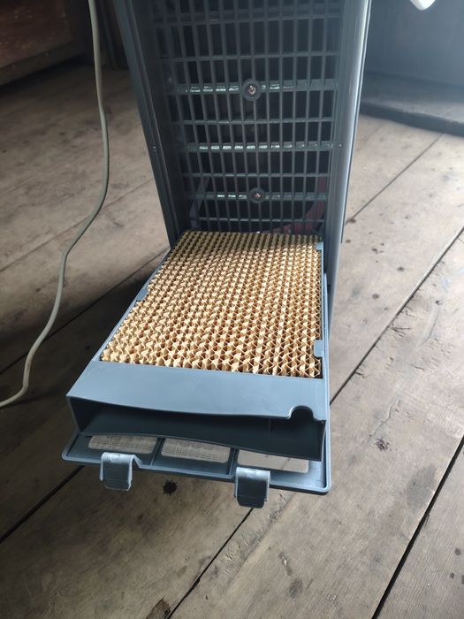 Продам охолоджував повітря,куплений в Європі новим.