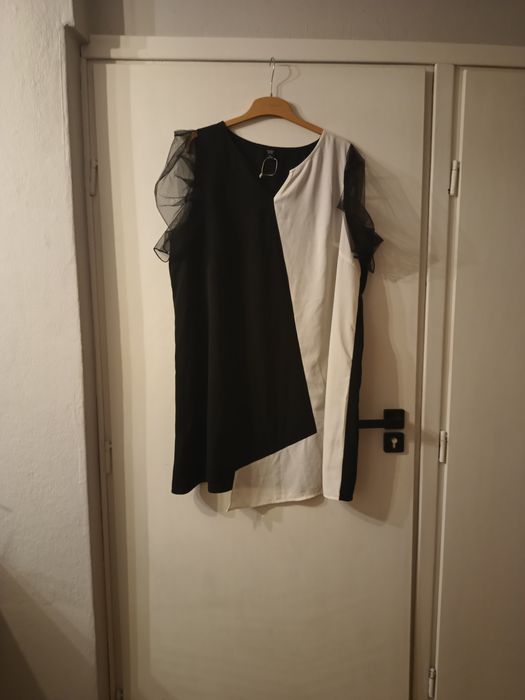 Sprzedam czarno - białą sukienkę