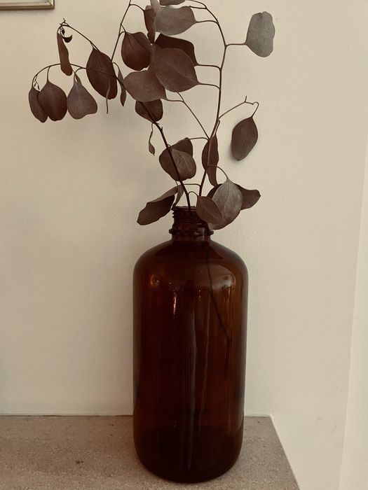 Frascos âmbar para decoração