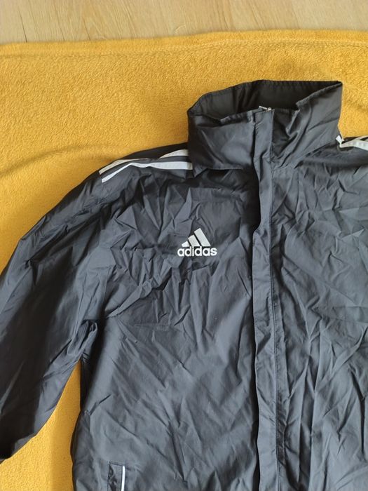Ortalion adidasa.