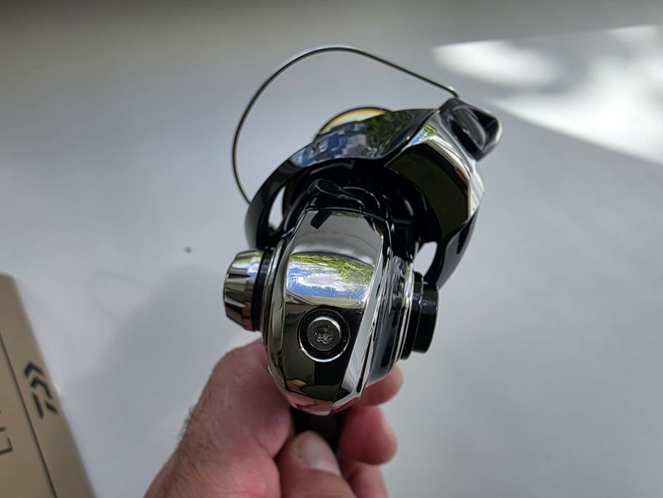 Катушка Daiwa Legalis 1000S (котушка)
