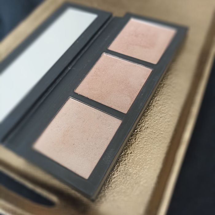 MAC Hyper Real Glow Palette Flash + Awe rozświetlacz