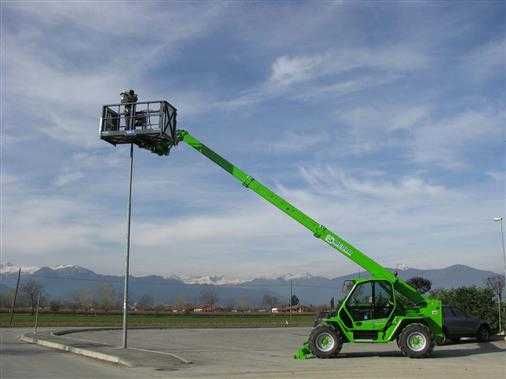 Ładowarka teleskopowa 14m- Wynajem, Usługi załadunku i rozładunku