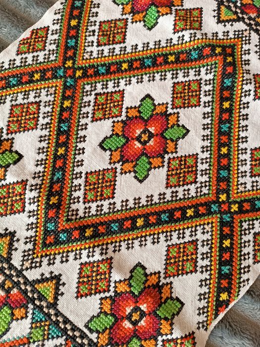 Вишитий рушник давній