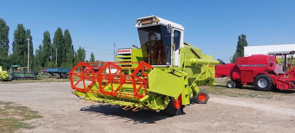 Комбайн зерновий зернозбиральний  Claas Consul  3м