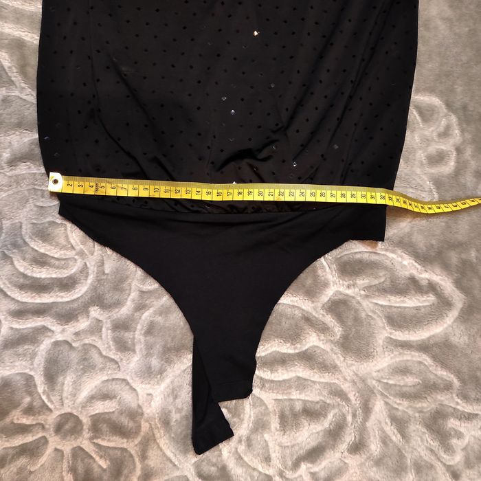 Czarne body z cekinami Bershka M