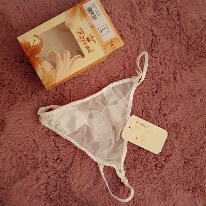 Stringi biało różowe Sonia Konrad L kwiat tiul