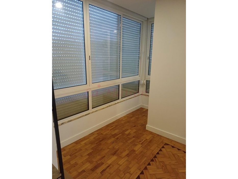 Apartamento T3 transformado em T2 em Odivelas